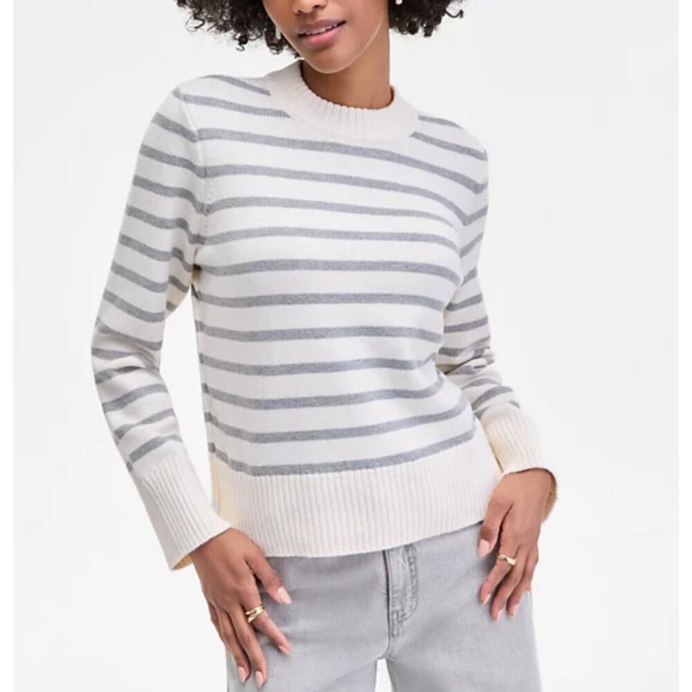 On 34th Women's LongSleeve Crewneck Sweater StripesPattern L